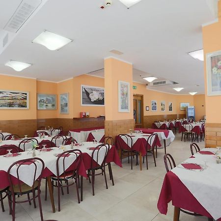 Hotel Milena Rimini Bagian luar foto